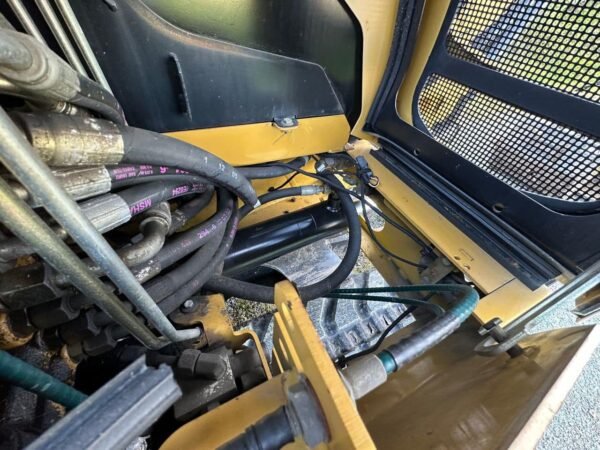 Cat 302.5C + 4 GODETS ET INCLINABLE – Image 3