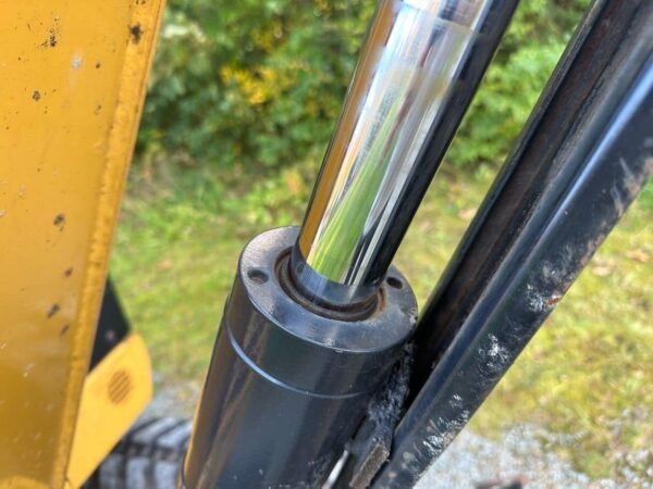 Cat 302.5C + 4 GODETS ET INCLINABLE – Image 31