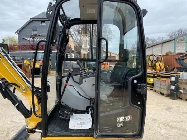 CATERPILLAR 302.7D + Marteau piqueur + Remorque + 4 Godets – Image 8