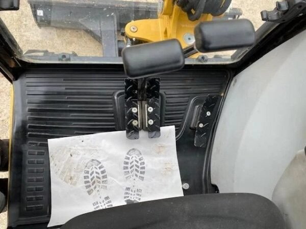 CATERPILLAR 302.7D + Marteau piqueur + Remorque + 4 Godets – Image 11