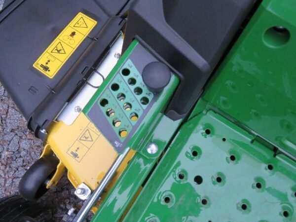 John Deere Z 515E – Image 9