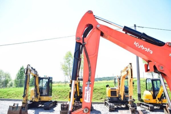 2015 Kubota U 27-4 + 3 Godets et Attache rapide – Image 7