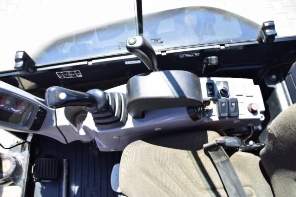 2015 Kubota U 27-4 + 3 Godets et Attache rapide – Image 15