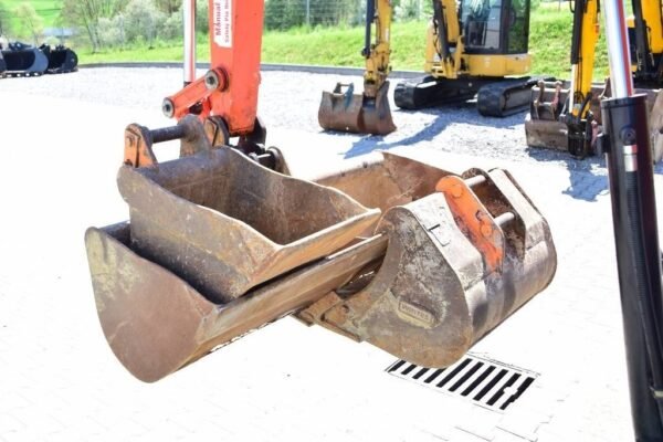 2015 Kubota U 27-4 + 3 Godets et Attache rapide – Image 18