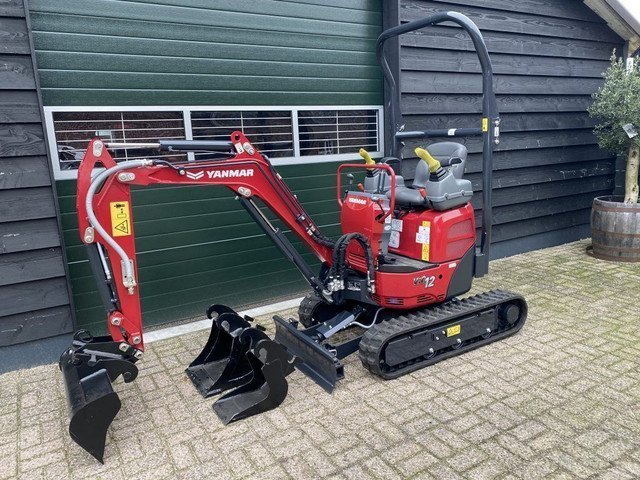 YANMAR VIO12 + 3 godets