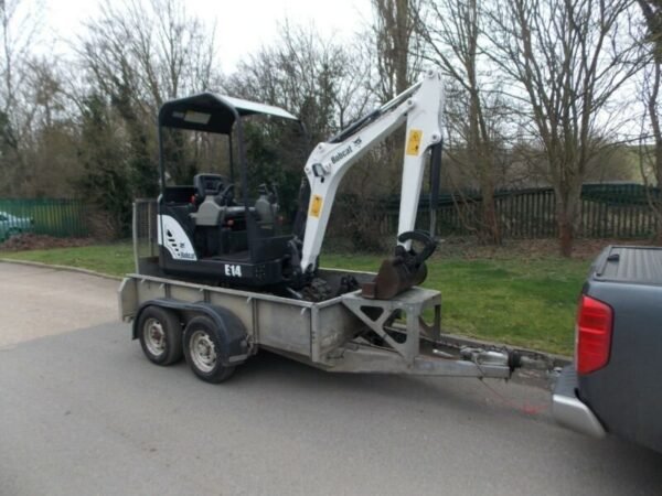 Bobcat E14, 1.5T 2013 et remorque 2,6T – Image 2
