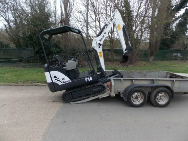 Bobcat E14, 1.5T 2013 et remorque 2,6T – Image 5