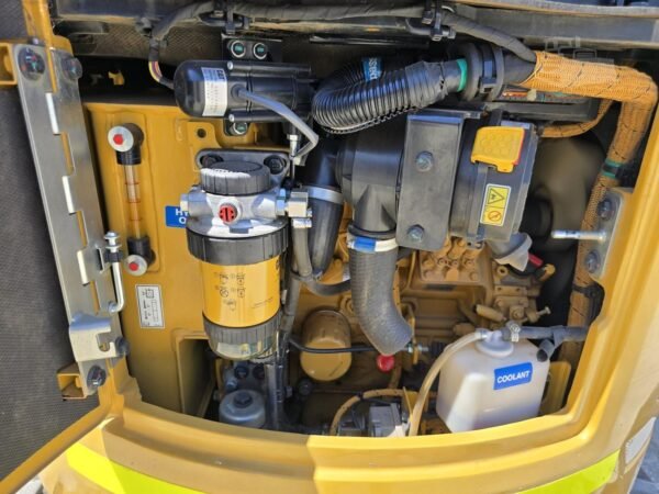 2021 CATERPILLAR 301.7CR + 3 GODETS + REMORQUE – Image 14
