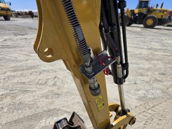2021 CATERPILLAR 301.7CR + 3 GODETS + REMORQUE – Image 17