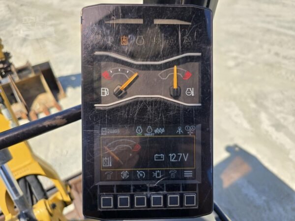 2021 CATERPILLAR 301.7CR + 3 GODETS + REMORQUE – Image 21