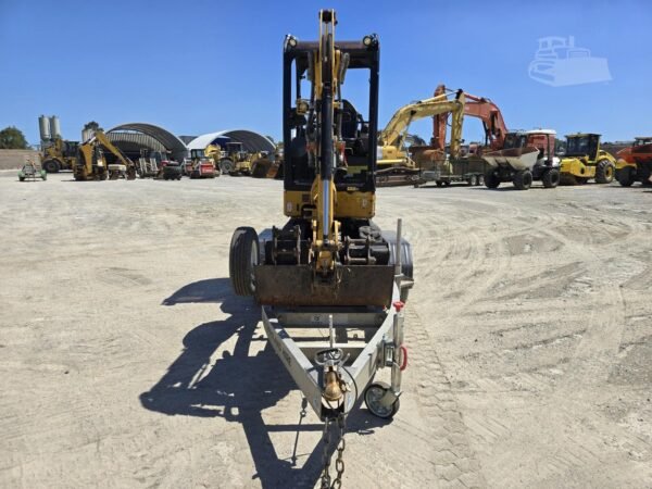 2021 CATERPILLAR 301.7CR + 3 GODETS + REMORQUE – Image 6
