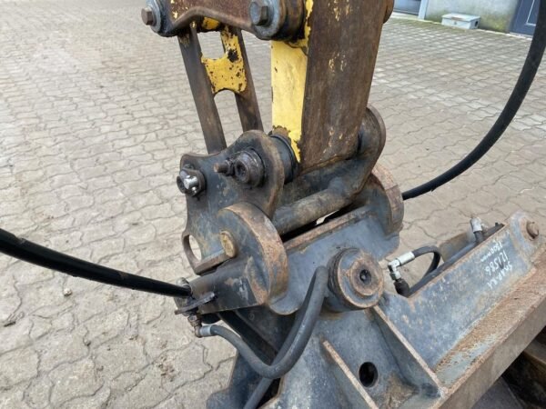 KOMATSU PC20MR-2 – Image 9
