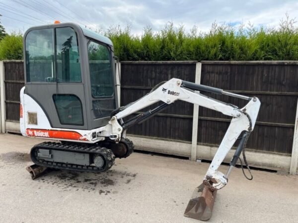 Bobcat 320 , 1,6T + 3 GODETS – Image 7