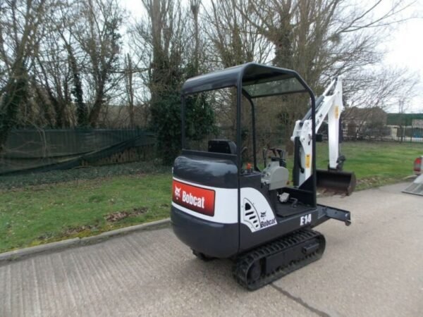 Bobcat E14, 1.5T 2013 et remorque 2,6T – Image 14